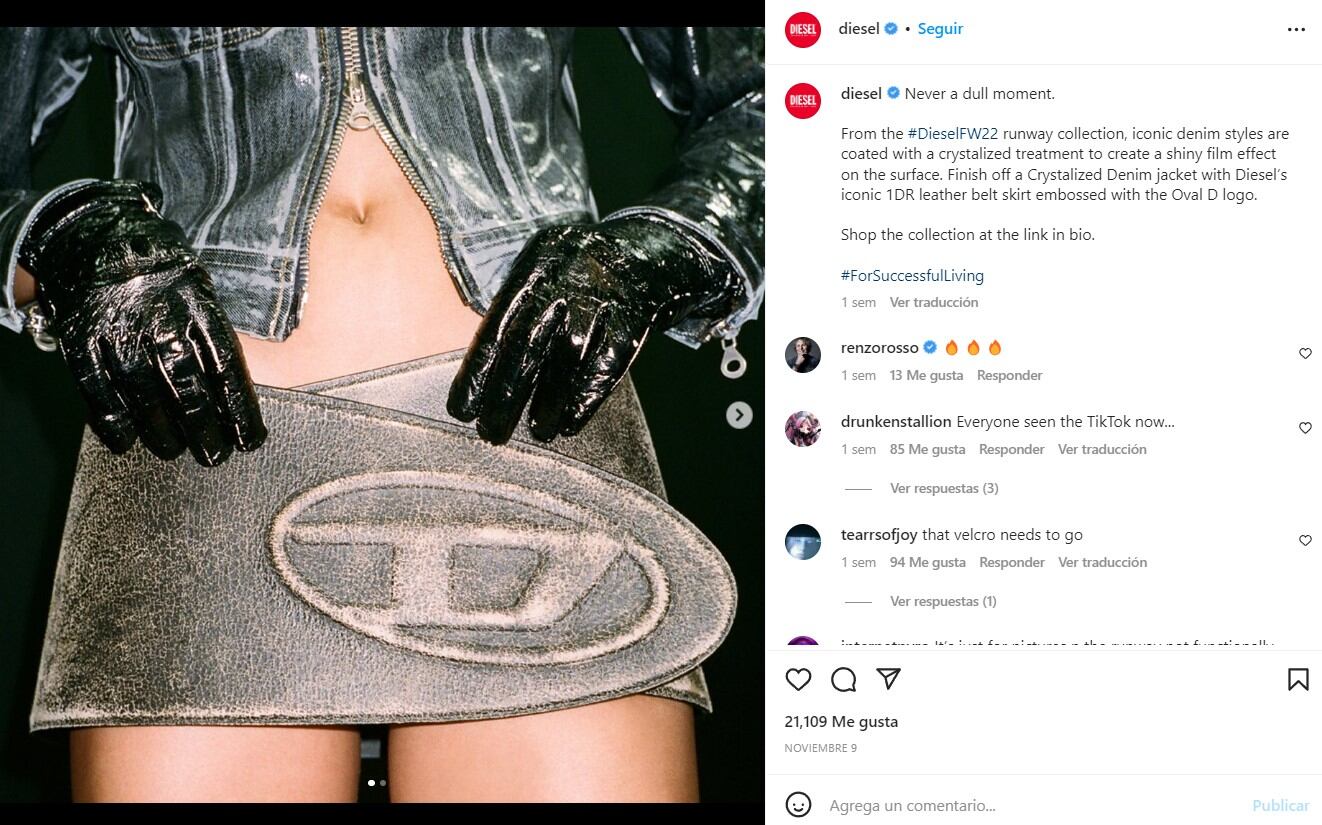 Danna Paola posa seductora con la mini falda de Diesel que parece solo un cinturón 