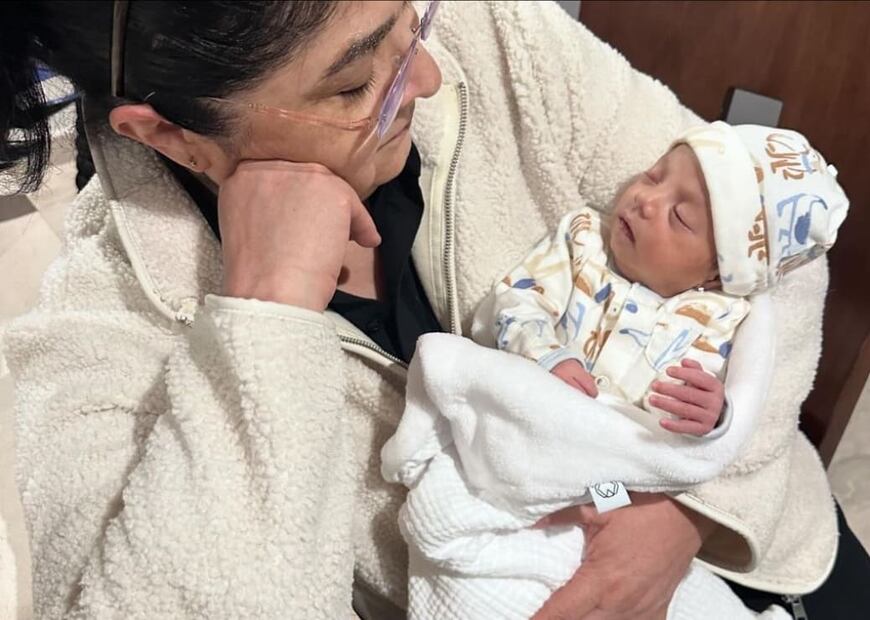 Victoria Ruffo con su nieta Tessa, hija de José Eduardo Derbez / Foto: Instagram