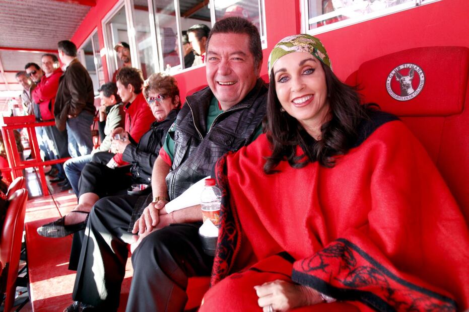 Hijos de Jorge Hank Rhon recuerdan a María Elvia, su fallecida mamá, en el día de su cumpleaños