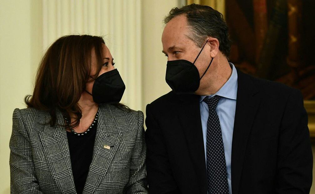 Kamala Harris con su esposo Douglas Emhoff / Foto: AFP