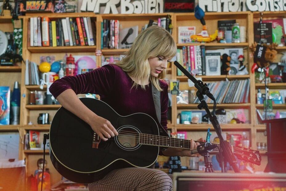 La cantante Taylor Swift confiesa que su mamá tiene un tumor cerebral