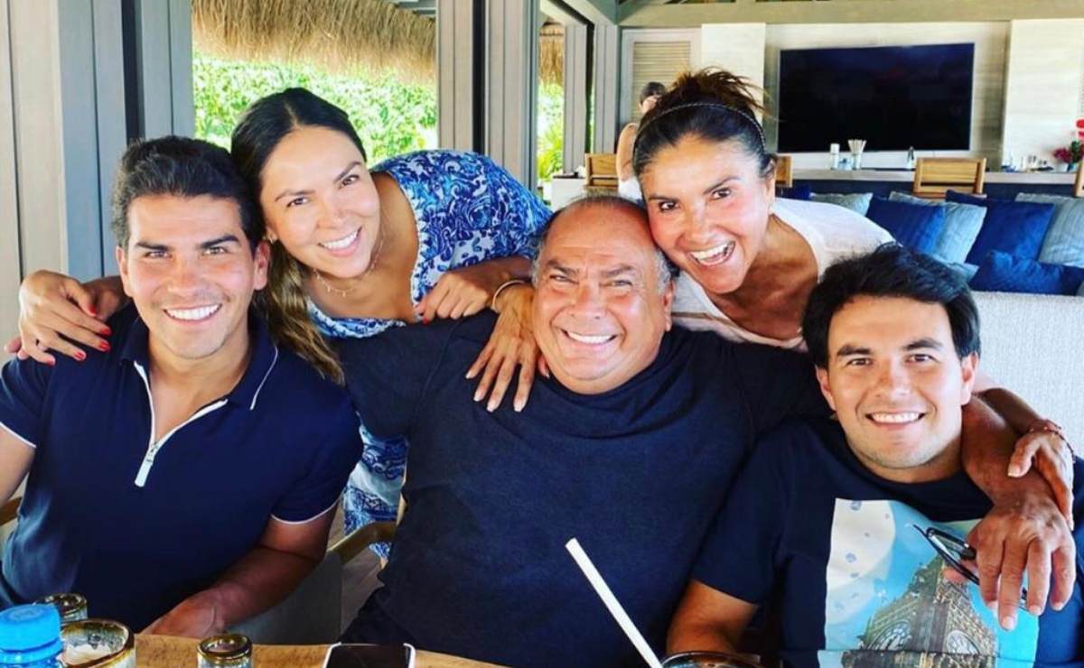 Antonio Pérez, papá de Checo Pérez, tiene Covid-19 y está hospitalizado