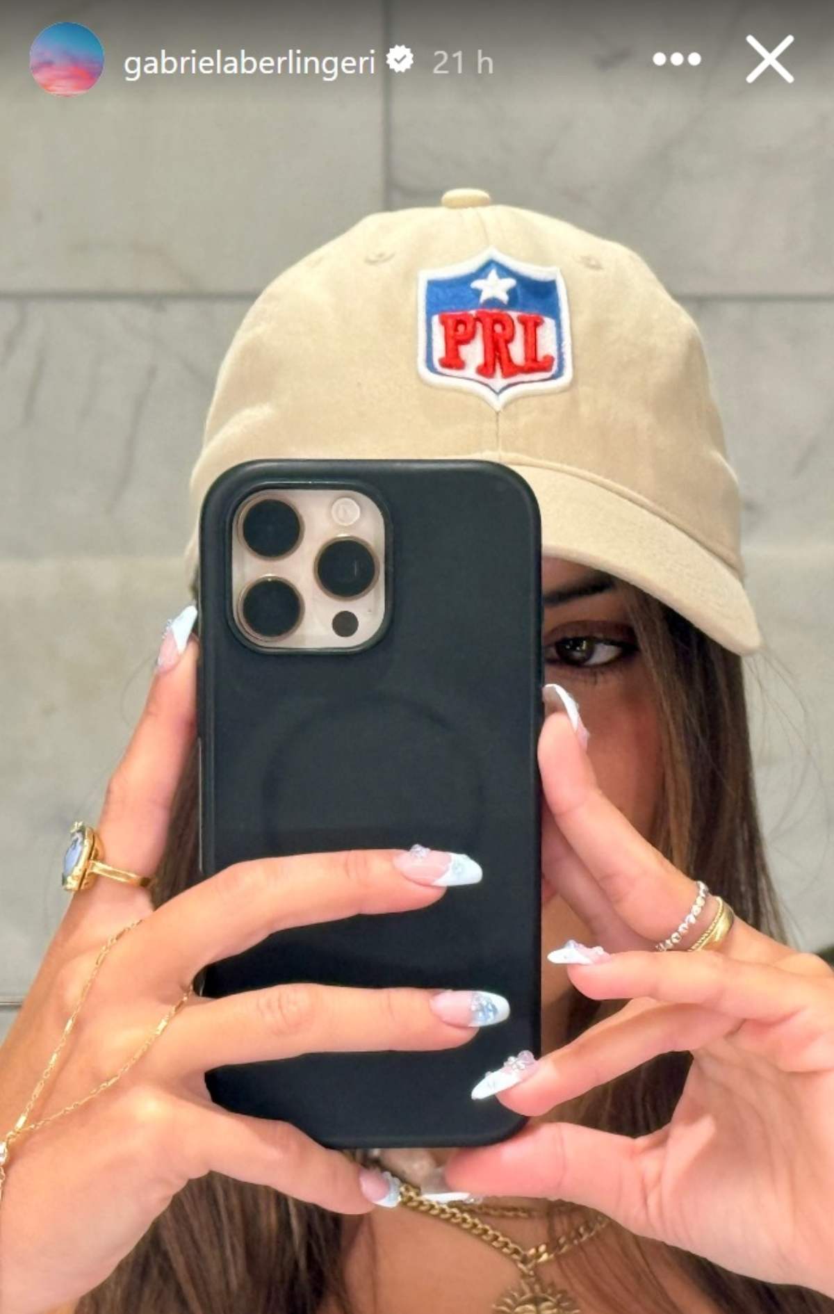 Gabriela Berlingeri y su sutil apoyo a Bad Bunny / Foto: Instagram @gabrielaberlingeri