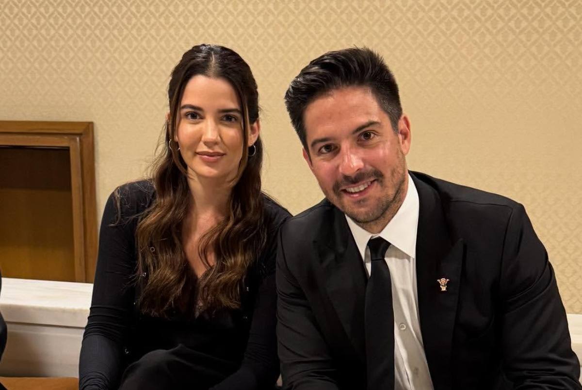 Lorena y Víctor Gonzáles Herrera en el Vaticano / Foto: Instagram @lologlez