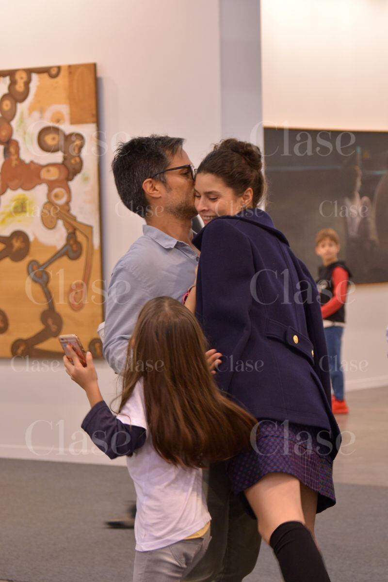 FOTOS: Captamos a Gael García y Fer Aragonés muy románticos en Zona Maco
