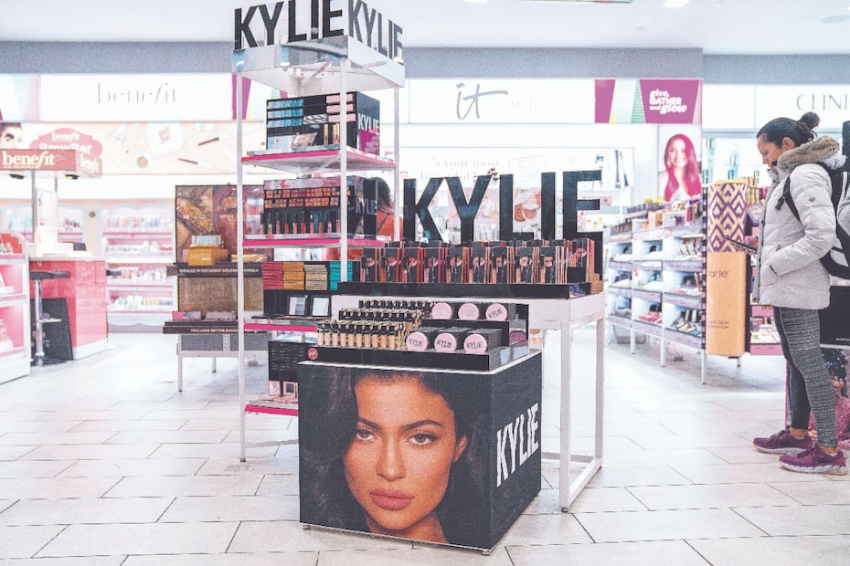 Kylie Jenner fuera de la lista de billonarios de Forbes