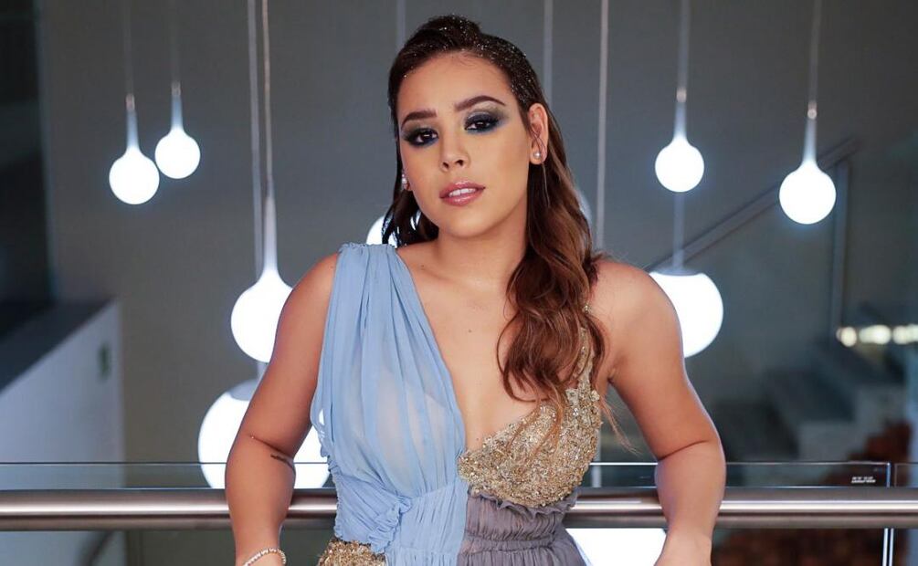 Danna Paola, feliz y orgullosa, posa con el bikini más pequeño que ha usado