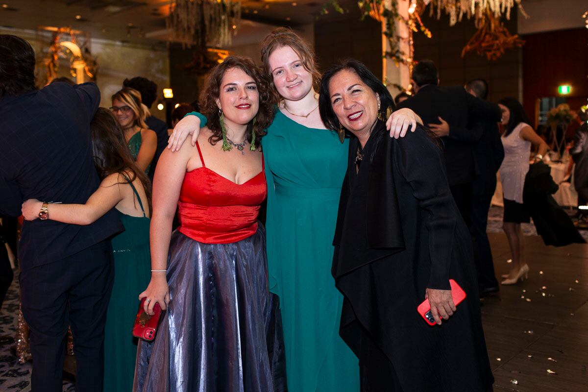 Danaé Reynaud, Maelis Martín y Betsabeé Romero. (Foto: Esteban Torreblanca)
