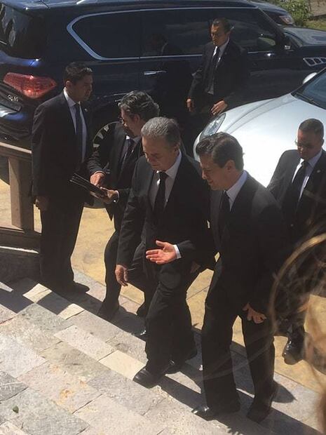 Enrique Peña Nieto asiste al funeral del arzobispo Antonio Chedraoui 