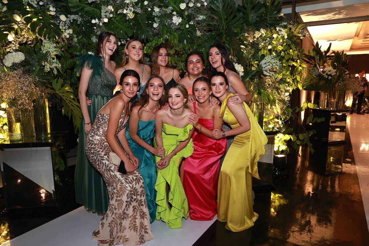 María del Mar García, Ana Platas, Manuela Kesselman, Amelia Cordero, Valeria Lugo, Natalia Aladro, Lucía Riega, Maitane Goya, Regina Portilla y Ana Belén Fernández. (Foto: Héptor Arjona)