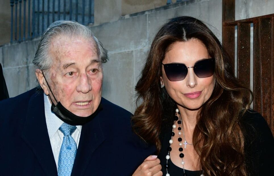 Paloma Cuevas con su papá Victoriano Valencia / Foto: Getty Images