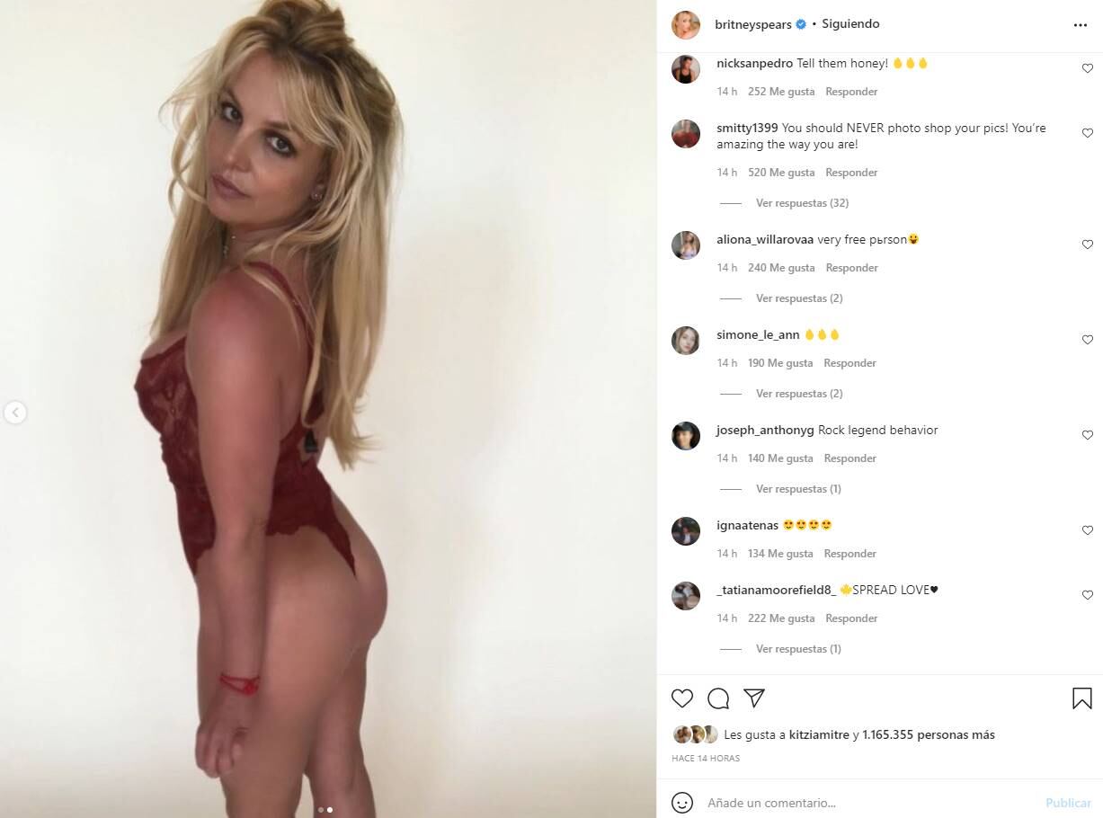 Britney Spears modela un thong bodysuit y calla a los críticos: "Kiss my..."