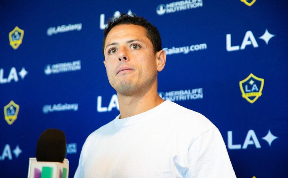 Javier 'Chicharito' Hernández desprecia el saludo de un niño y lo tunden en redes