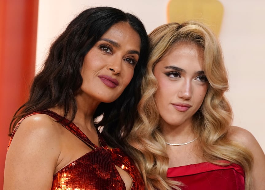 Valentina Paloma Pinault, elegante en Gucci junto a su mamá, Salma Hayek en los Oscar 2023