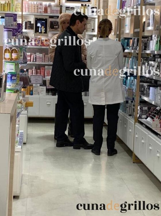Publican nueva foto de Peña Nieto y modelo mexicana