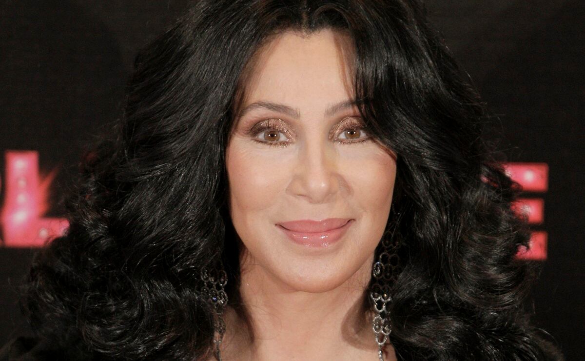 Cher cantará 'Chiquitita' en español para ayudar a la crisis por Covid-19