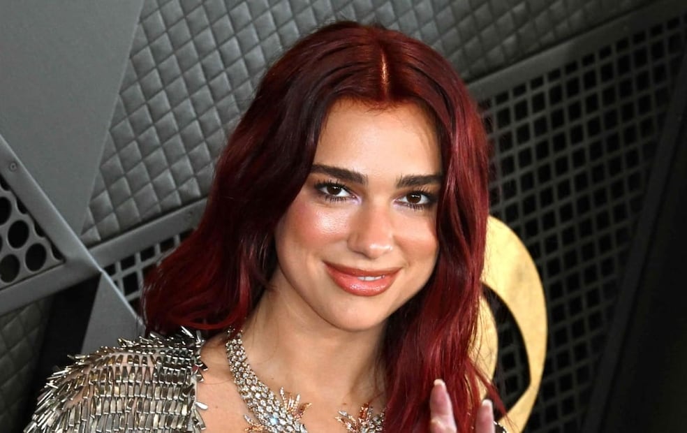Dua Lipa en los Grammy 2024 / AFP