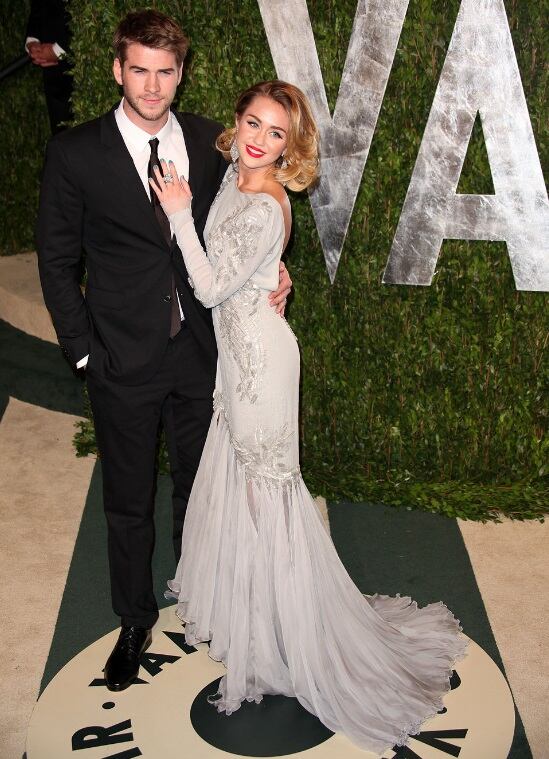 Miley Cyrus y Liam Hemsworth están oficialmente divorciados