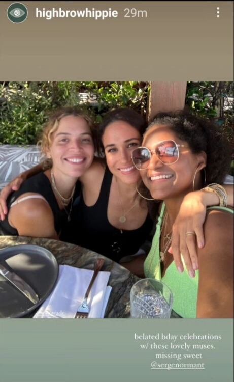 Meghan Markle con sus amigas / Instagram: @highbrowhippie