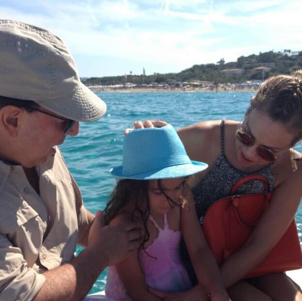 Thalía y Tommy Mottola con su hija Sabrina Sakaë / Foto: Instagram