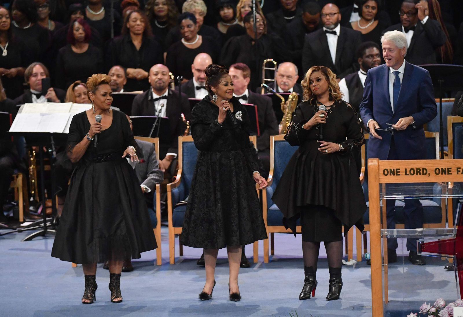 Ariana Grande canta en el funeral de Aretha Franklin en Detroit 