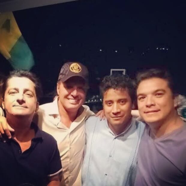 Luis Miguel festeja su cumpleaños junto a su hermano Alex Basteri y Gerardo Islas