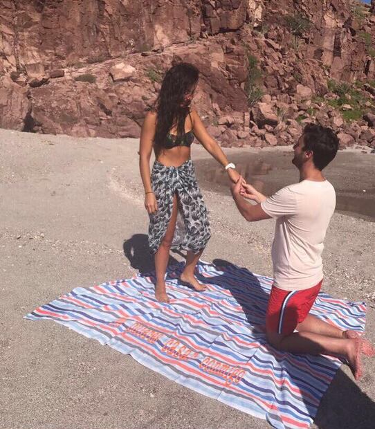 Lorena Murat y Sergio Amescua se comprometieron