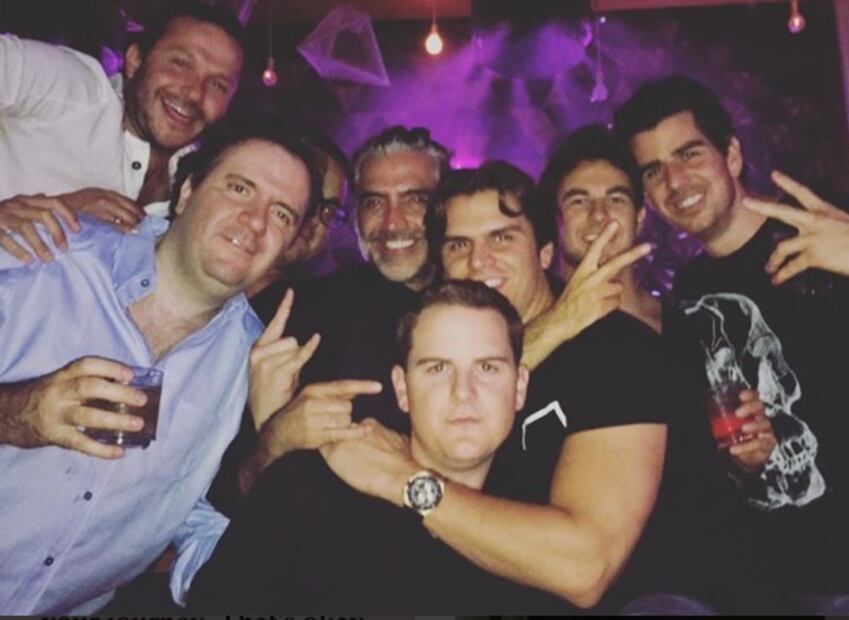 Alejandro Fernández estaba con su novia Karla Laveaga en el antro donde le tomaron la polémica foto