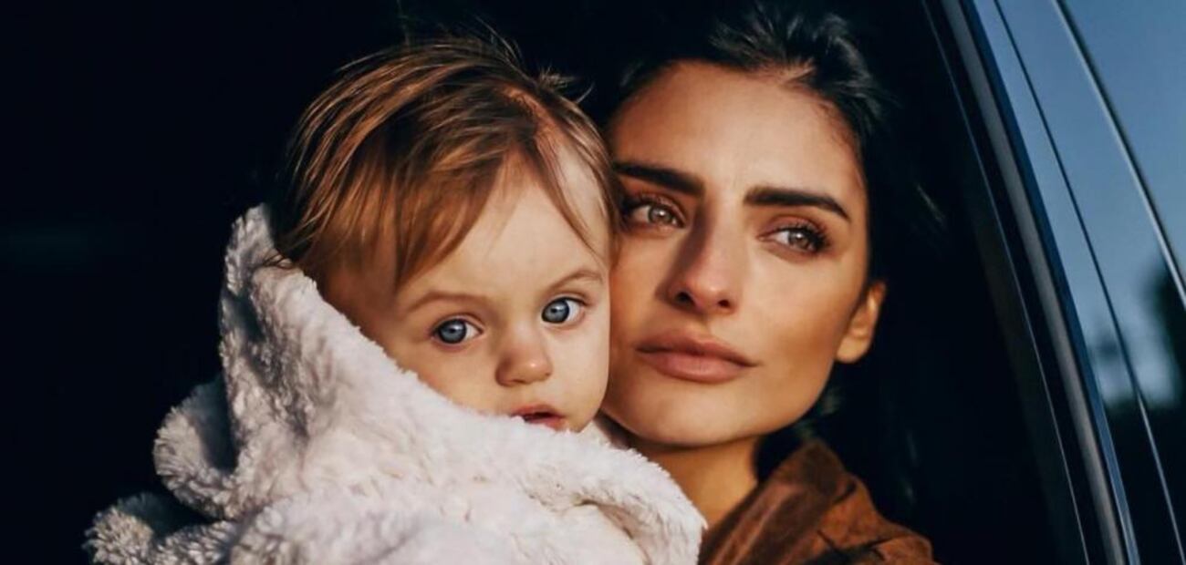 Aislinn Derbez se despide de la lactancia materna con tierna fotografía