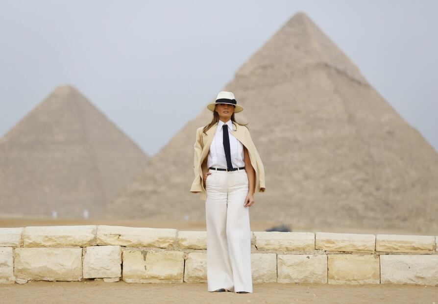 El controvertido estilo de Melania Trump ¿pudo haber dañado a su esposo?