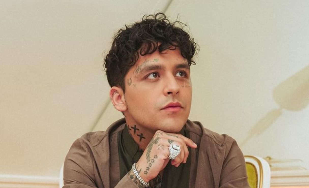 Christian Nodal sale del hospital y actualiza sobre su estado de salud