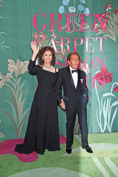 Sophia Loren y François-Henri Pinault en la Green Carpet Fashion Awards