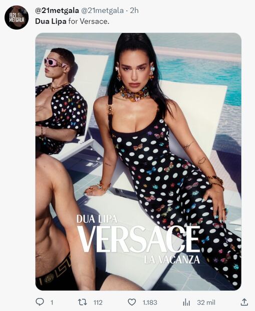 Dua Lipa presenta su colección 'Versace La Vacanza' / Twitter
