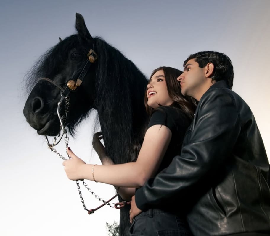 Emily Cinnamon y su novio Jaziel Aviles / Foto: Instagram - @salvadormaral