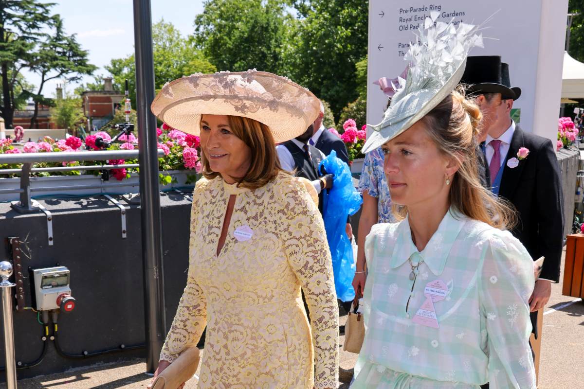 Carole Middleton, madre de Kate Middleton y Alizée Thevenet, esposa de su hermano, James. (Foto: Max Cisotti/Dave Benett/Getty Images for Royal Ascot)