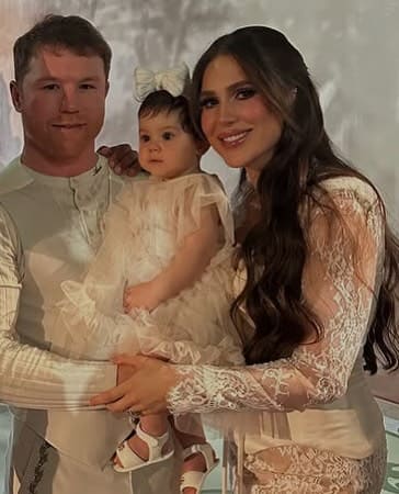 Saúl 'Canelo´Álvarez, Fernanda Gómez y Eva Victoria Álvarez Gómez. (Foto: Instagram)