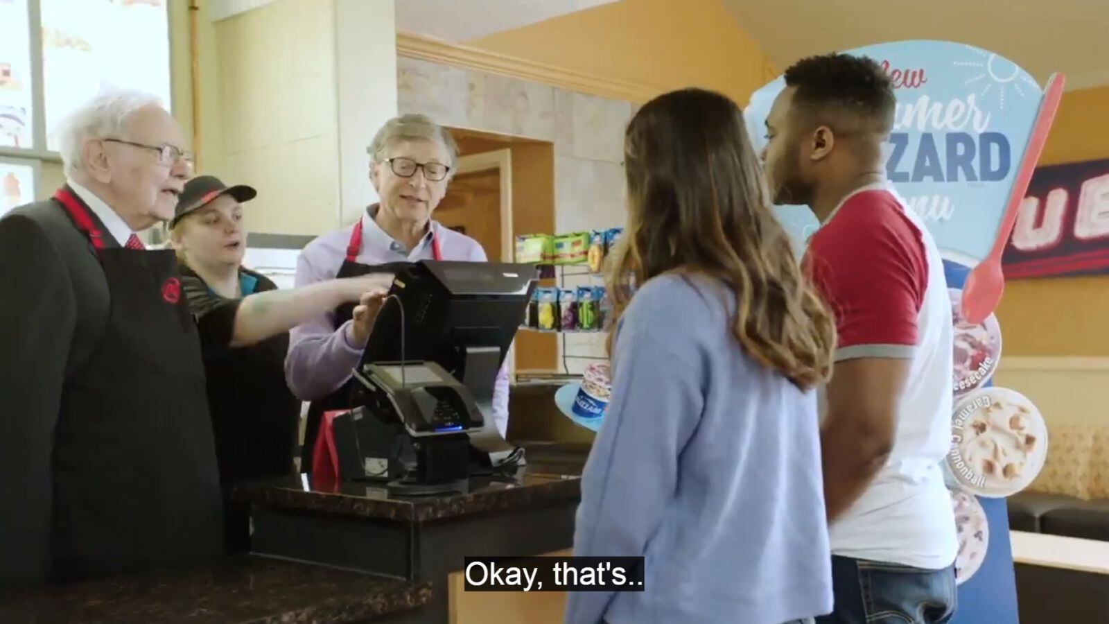 Bill Gates y Warren Buffett empleados de un tienda de helados por un día
