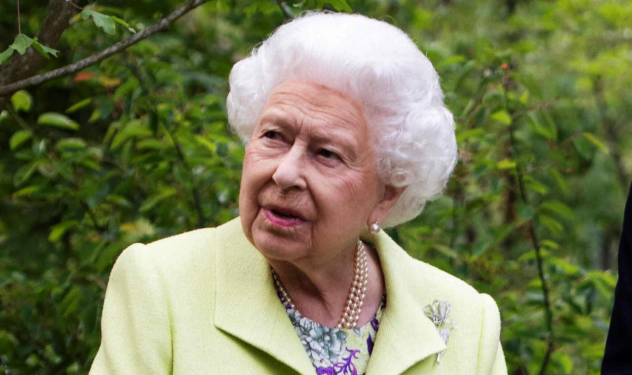 La reina Isabel II estrena look con nuevo corte de pelo