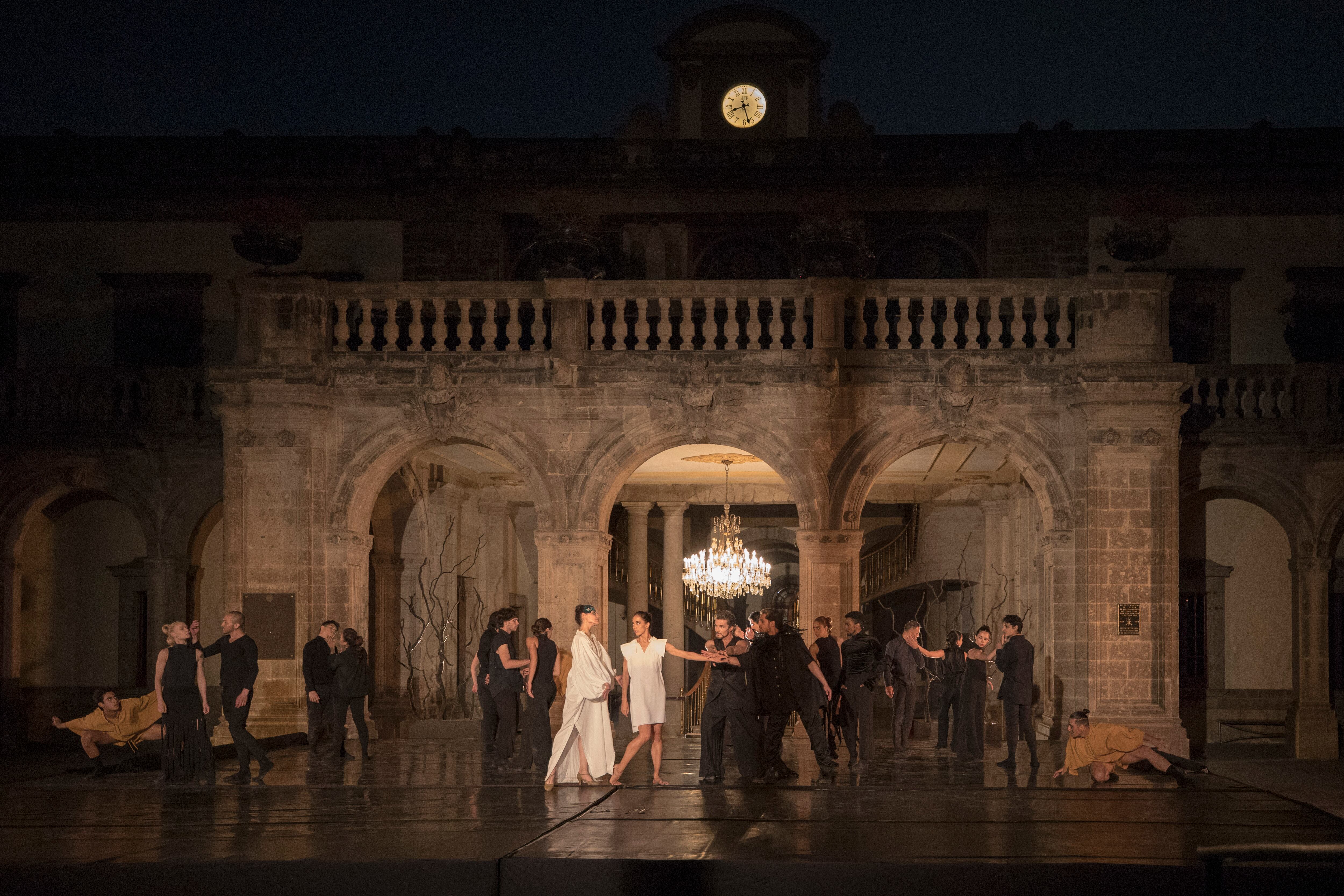 El cisne negro regresa con gran éxito al Castillo de Chapultepec/Edgar Silva Fuentes