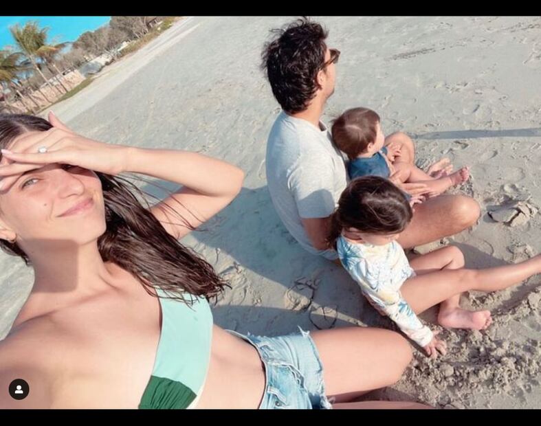 Carola Martínez, esposa de 'Checo' Pérez, luce el bañador ideal para estas vacaciones