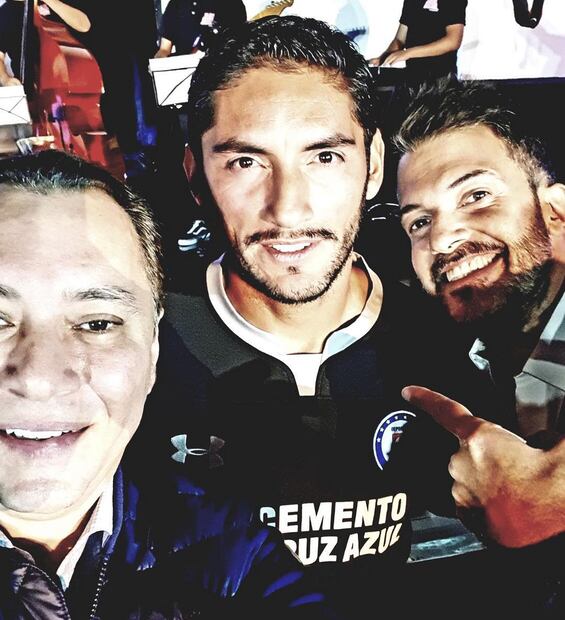Famosos frente a frente por el Cruz Azul-América