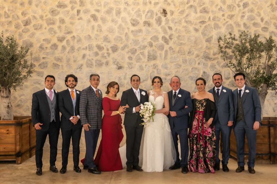 Aída y Jorge se casan en el “Pueblo Mágico” de Parras de la Fuente, Coahuila.