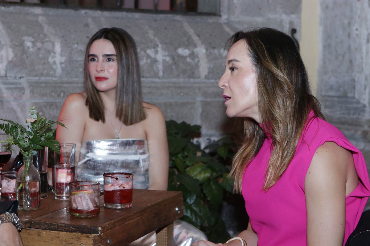 Araceli Peraza y Ceci Villa. (Foto: Quadra Producciones para VIP)