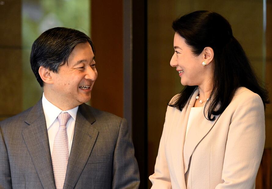 La historia de amor del emperador Naruhito y la emperatriz Masako en su aniversario de bodas