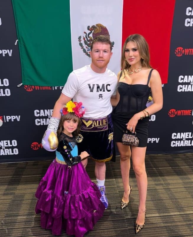 Saúl "Canelo" Álvarez, su esposa Fernanda Gómez y su hija María Fernanda / Instagram: @fernandagmtz