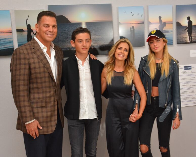 Ximena y Héctor Lostenau, hijos de Graciela Mauri, crean su marca de ropa