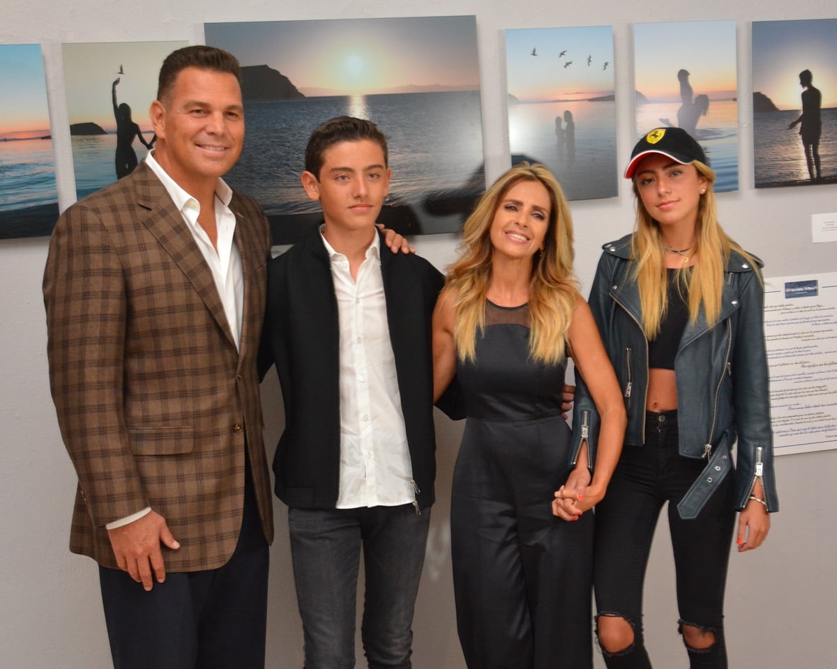 Ximena y Héctor Lostenau, hijos de Graciela Mauri, crean su marca de ropa