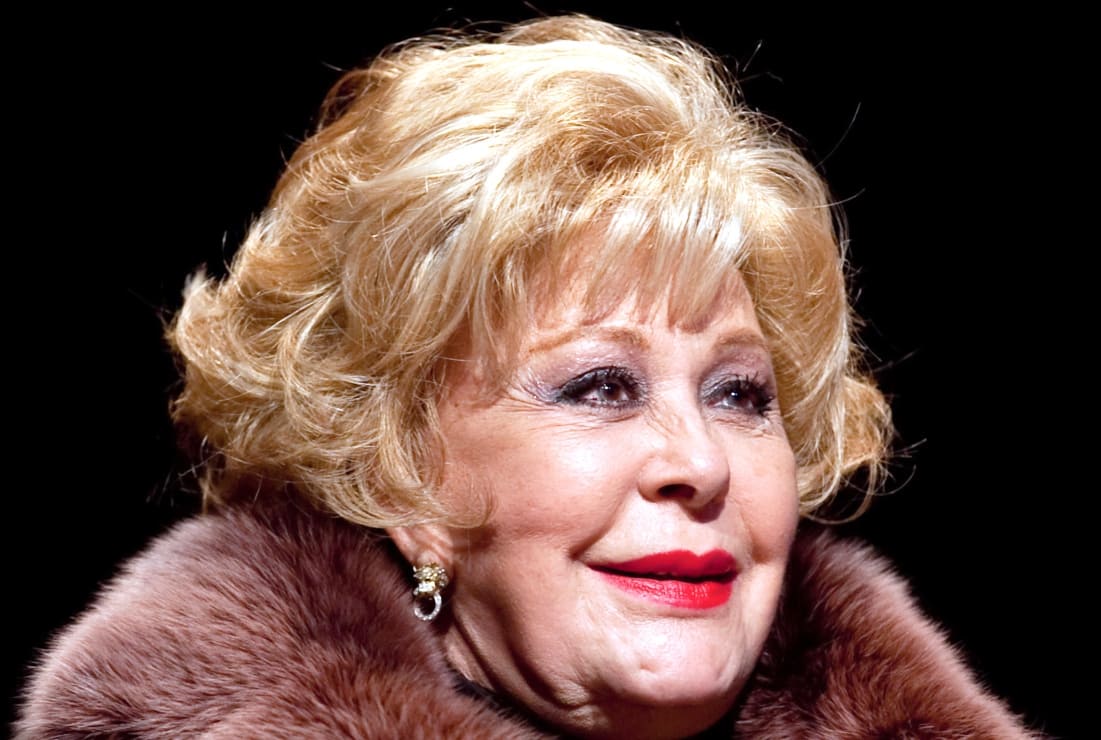 Silvia Pinal continuará bajo observación médica en el hospital