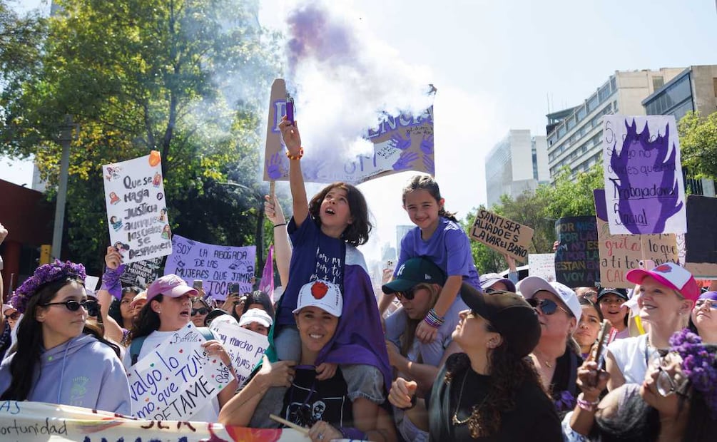 Saskia Niño de Rivera y Mariel Duayhe asistieron junto a su hija Pía / Foto:  Franyeli García