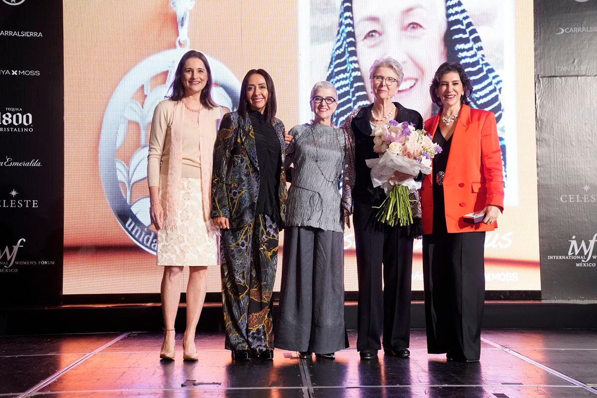 Benny Sandoval, Silva Dávila, Alejandra Latapí, Martha Miller y Tanya Moss. (Foto: Leonardo Gómez)
